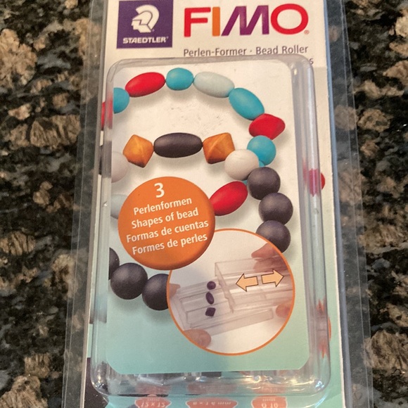STAEDTLER FIMO PERLEN-FORMER BEAD ROLLER AND BEAD FORMER MACHINE 3 DESINGS NWT - Picture 3 of 3